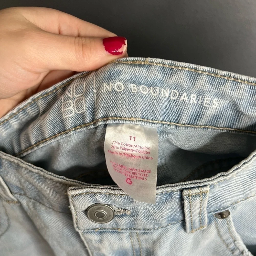 No boundaries jean shorts